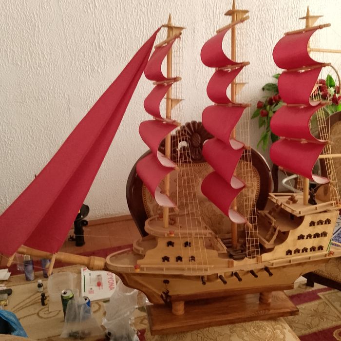 Кема кизил йелкан Ассоль