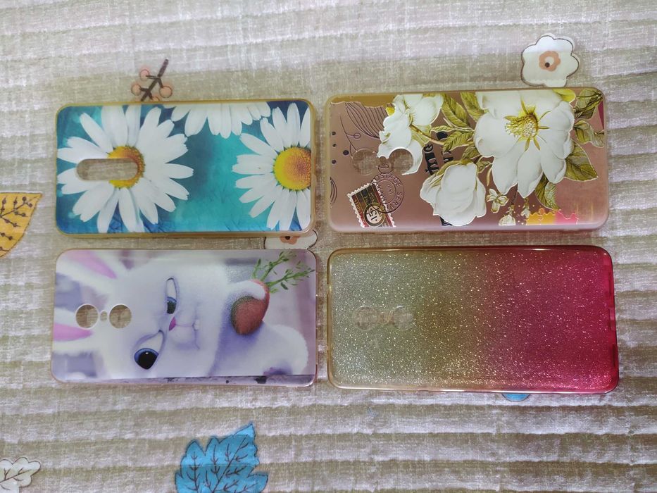 Продам чехлы на Редми нот 4!