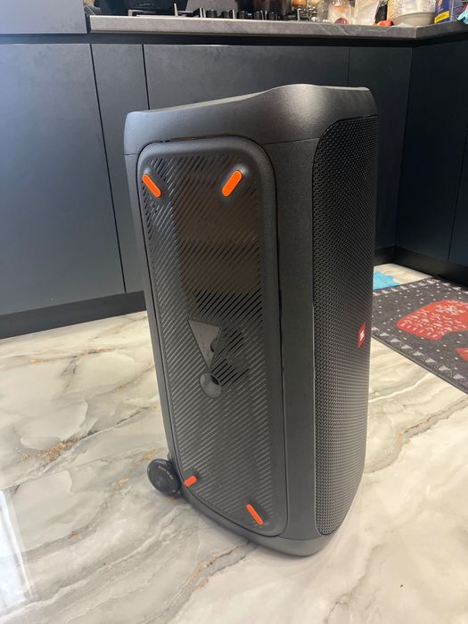Vand sistem audio portabil jbl partybox310( primită cadou, nefolosită
