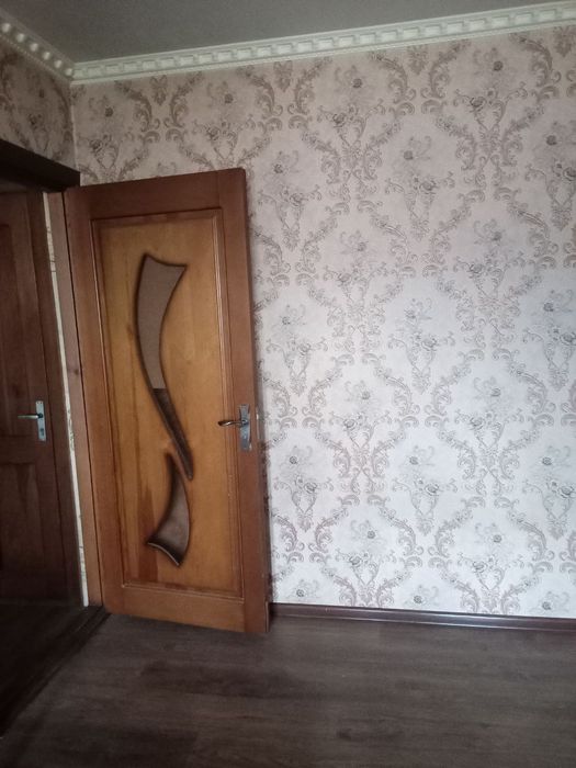 Продаётся 1 ком квартира на 2-этаже. Киргили, Дружба район