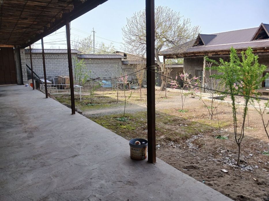 Сотилади участка 6 сотхли  учкахрамон парвозда