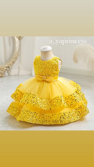 Нарядное платье для девочек состояние новое