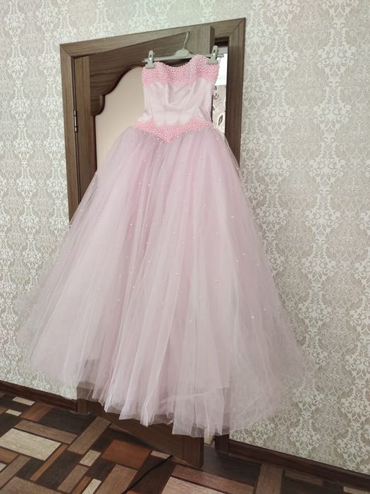 Продам шикарное платье