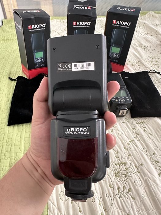 Продам вспышку TRIOPO универсальный