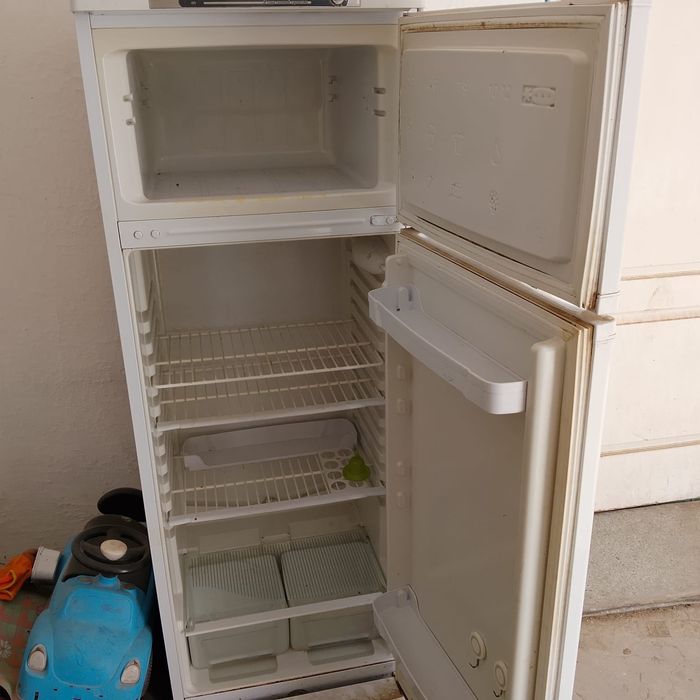 Продам холодильник