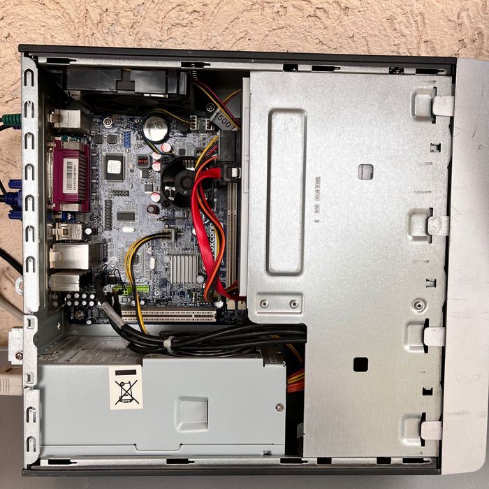 Мини компьютер монитор клавиатура мыш