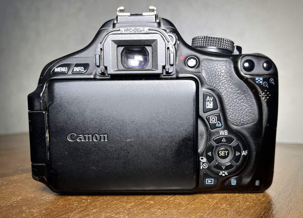 Canon EOS 600D Фотоаппарат