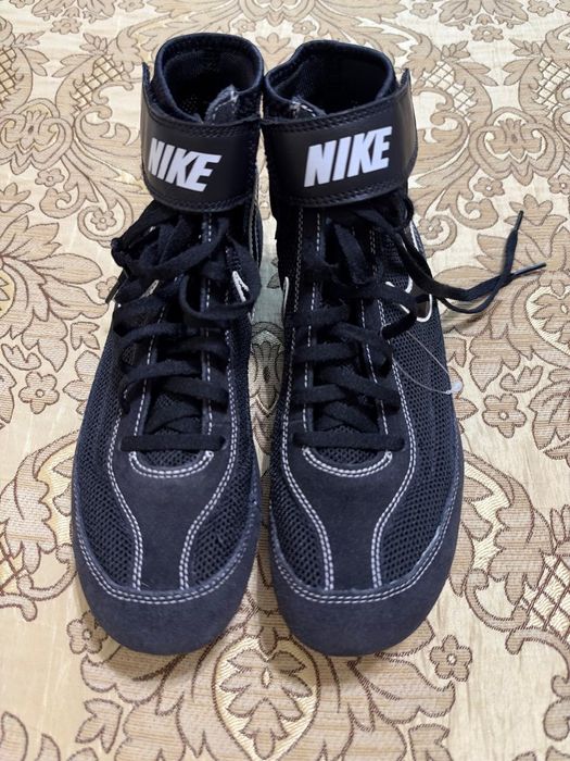 Продам борцовки NIKE