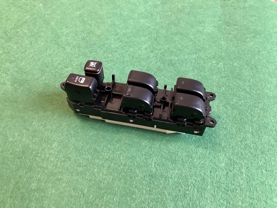 Блок управления стеклоподъемниками Toyota Land Cruiser 100