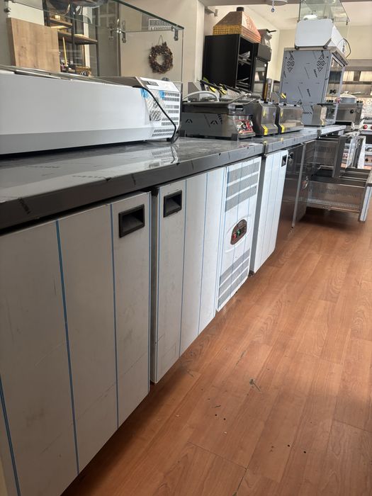 Хладилник работна маса