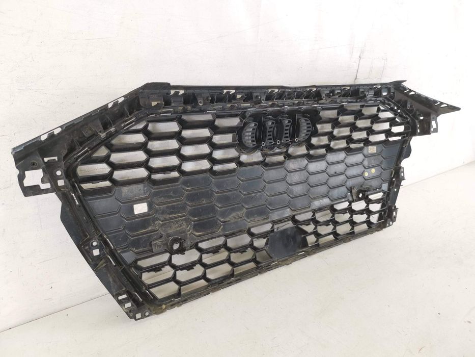 Решетка Радиатор Ауди А3 / Audi A3 8Y [ - ] С-Линия Оригинална В Добро