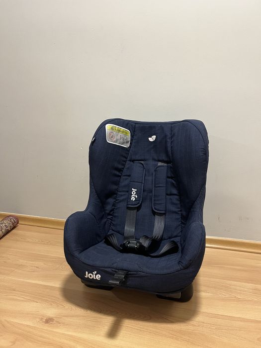 Продам отличное автокресло