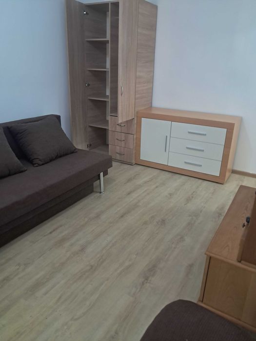 PROPRIETAR - ÎNCHIRIEZ GARSONIERĂ, 22mp, etajul 2, zonă centrală și liniștită — fotografia 1