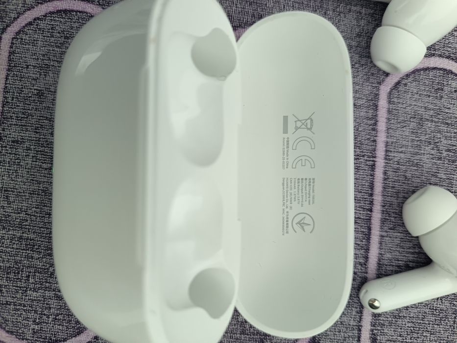 Продам наушник Хуавей HUAWEI