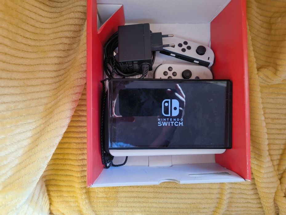 Конзола Nintendo Switch OLED (Neon Blue/ Red Joy - Con)