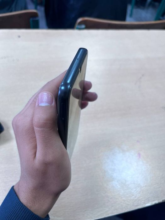 Samsung A24 xotira 6/128  telifon yangidek turpdi 4 oy boldi olingani