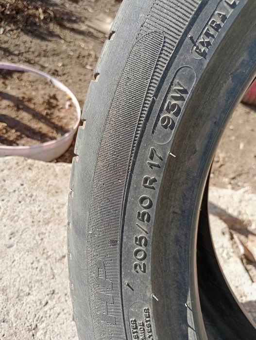 Продам шину б/у не дорого