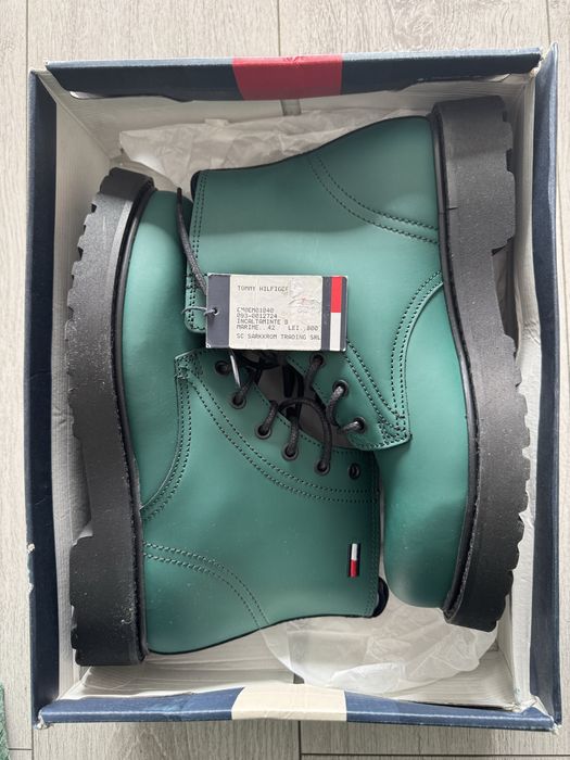 Ghete Tommy Hilfiger, noi