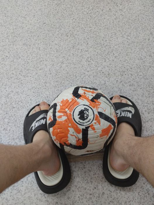 Мяч с лиги АПЛ .