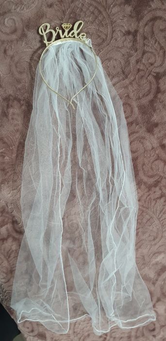 Bentiță „Bride” cu voal din tulle – accesoriu petrecere burlăcițe