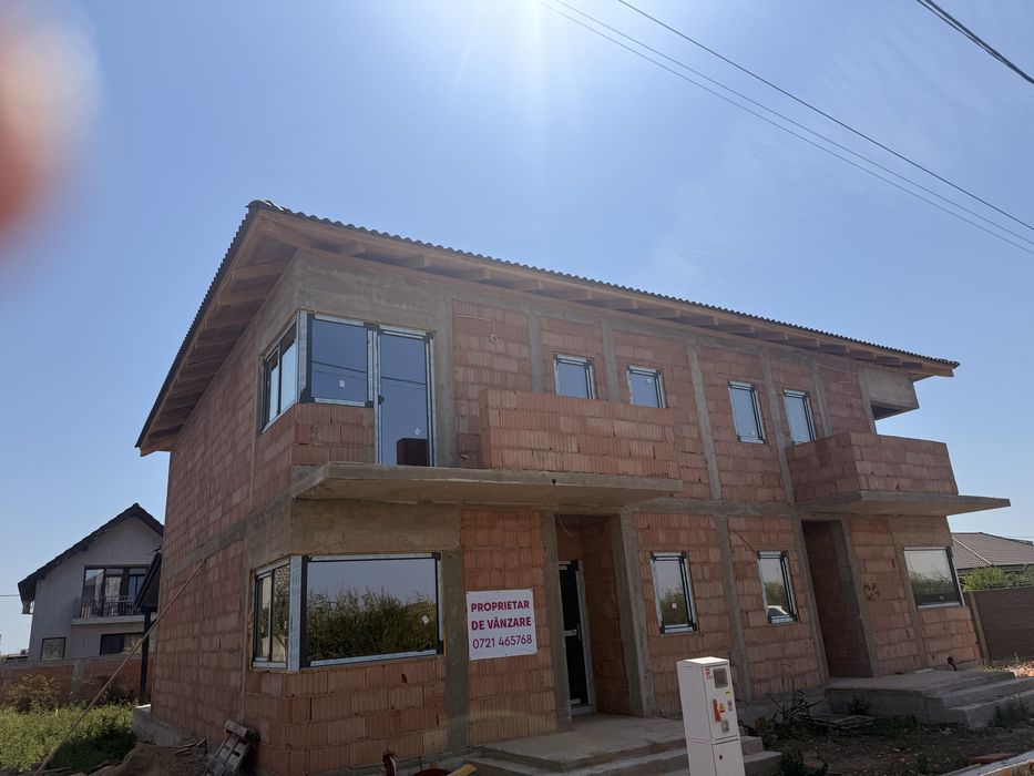 PROPIETAR ! Vand 1/2 Duplex la Cheie. Mosnita Noua
