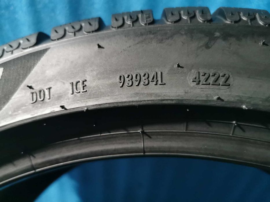 245/40 R19 - 275/35 R19 pirelli runflat m+s 4 bucati