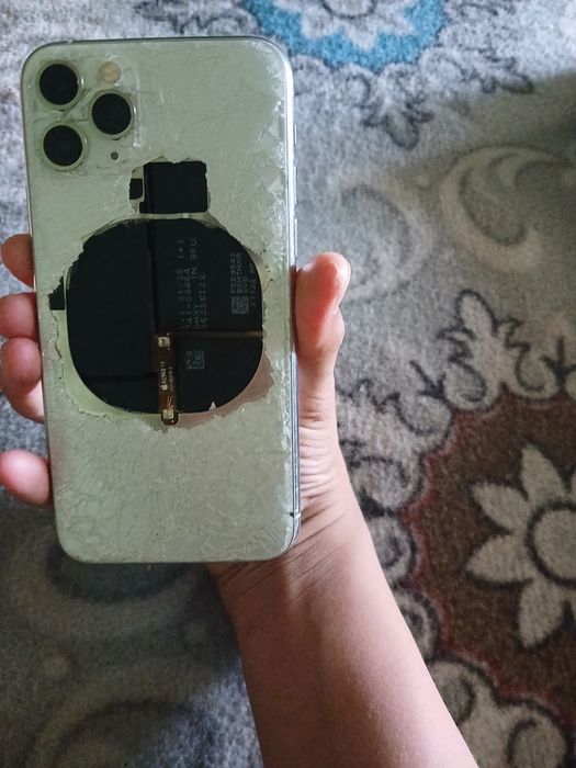 Iphone 11 pro aybi orqasi