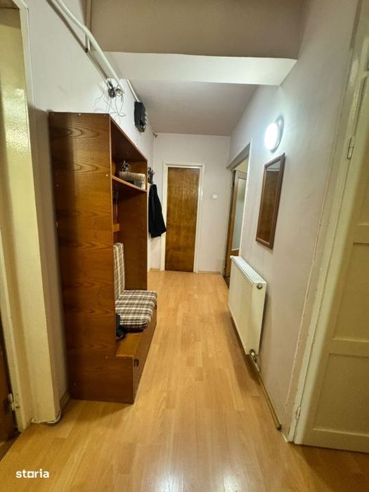 Apartament 3 camere, 74 mp, zona Sasar