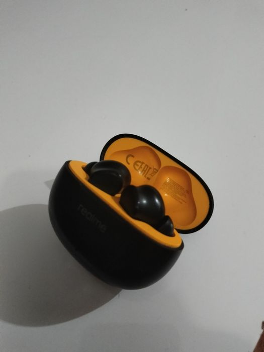 Наушники realme buds