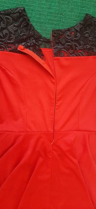 Ayollar uchun Oqshom libosi