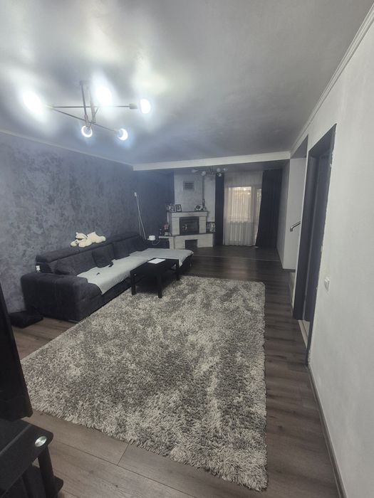 Casa de vanzare Pitesti la 2,5 km de centrul orasului Pitesti