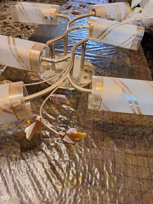 Люстра красивая современная