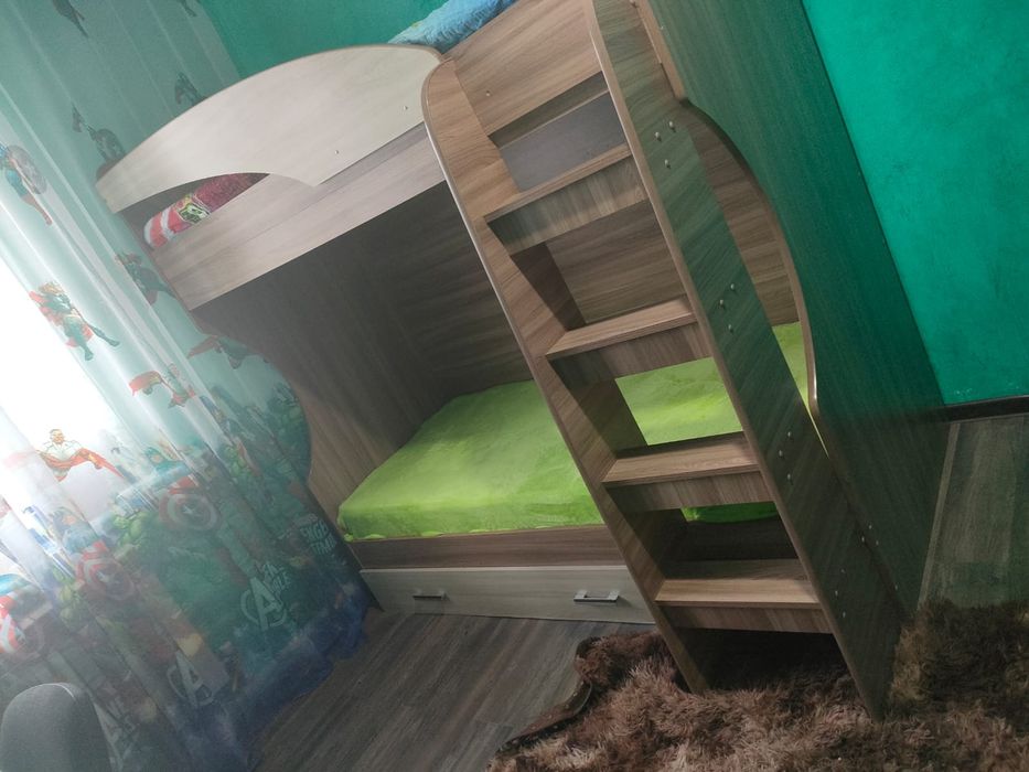 Двухъярусная кровать