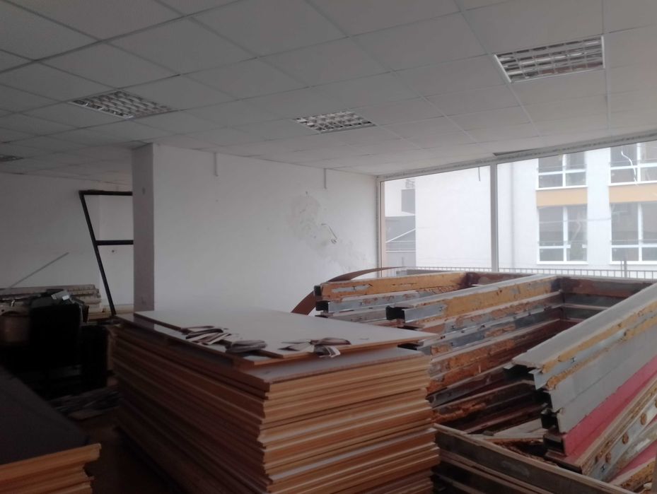 Дава се под наем Офис в Бургас, Меден рудник - зона А - 80 кв.м за 240 € - Снимка #1