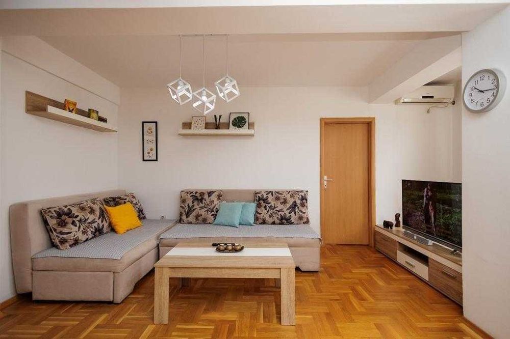 Дава се под наем Двустаен апартамент в Бургас, Лазур - 64 кв.м за 280.5 € - Снимка #1