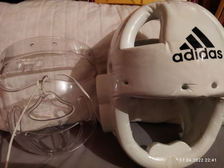 Продам шлем с забралом новый.