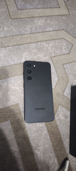 Самсунг s 23  12/256