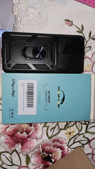 Vând cutii cu produse Amazon