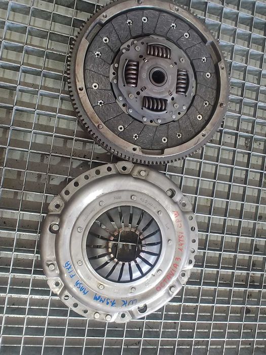 kit ambreiaj volanta masa simpla 1.4tsi cpw skoda octavia 3 audi a3 8v vw golf 7 disc 7,9 mm 323079710