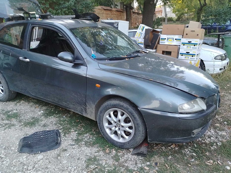 Алфа 147 на части