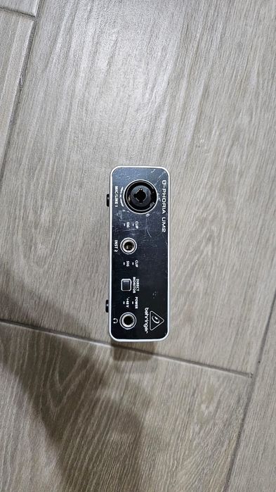 Микрофон профессиональный с подставкой