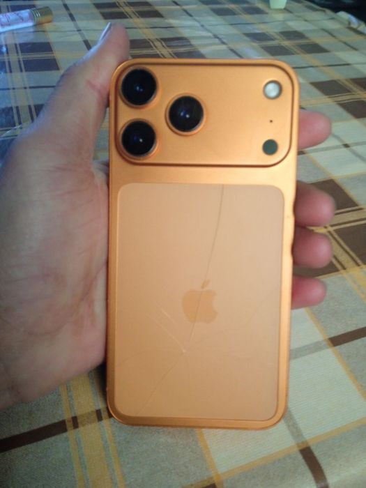 Iphone xr 17pro qlingan aybi yoq