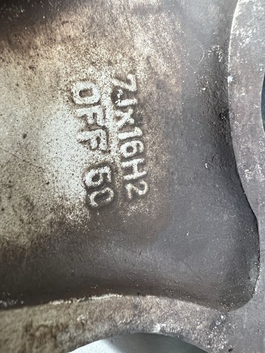 Джанти Ford с гуми Michelin