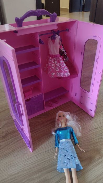 Кукла Барби с гардероб