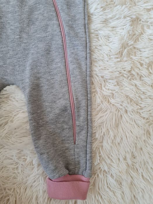 Продам комбинезон для девочек