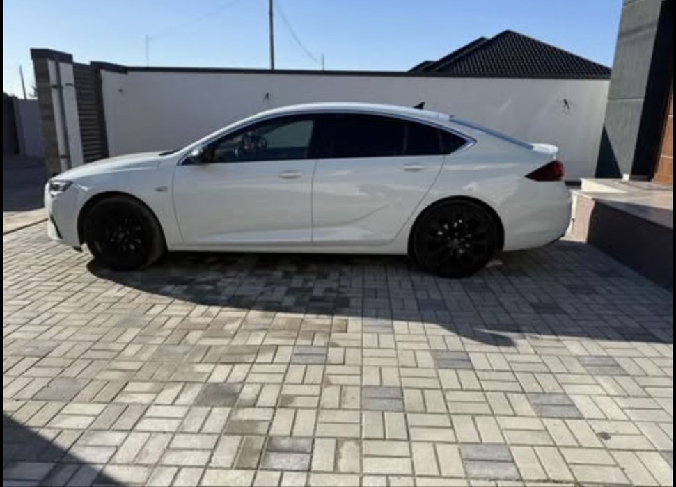 Inchiriez masina / Rent a car / Food delivery GLOVO BOLT WOLT