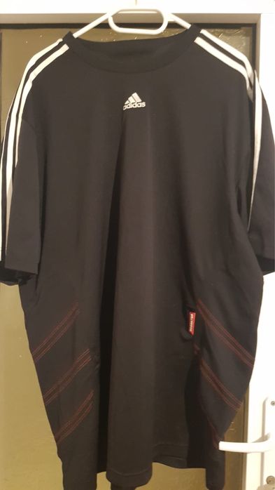 Продавам  панталони и тениска адидас 2XL