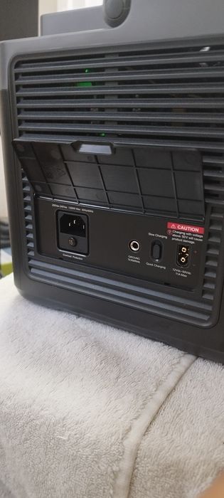 Преносима соларна зарядна станция  1800 W Oukitel power station