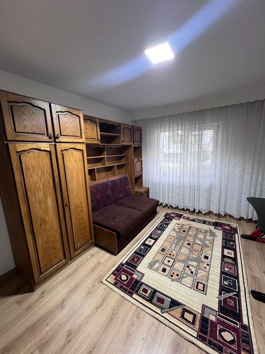 Închiriez garsonieră