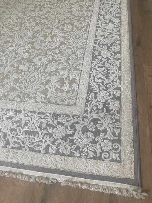 Продам ковёр отличное состояние